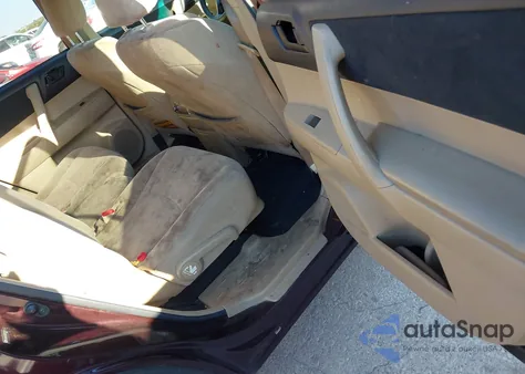 2011 Toyota Highlander z USA, uszkodzony, nr VIN 5TDZA3EH3BS015354